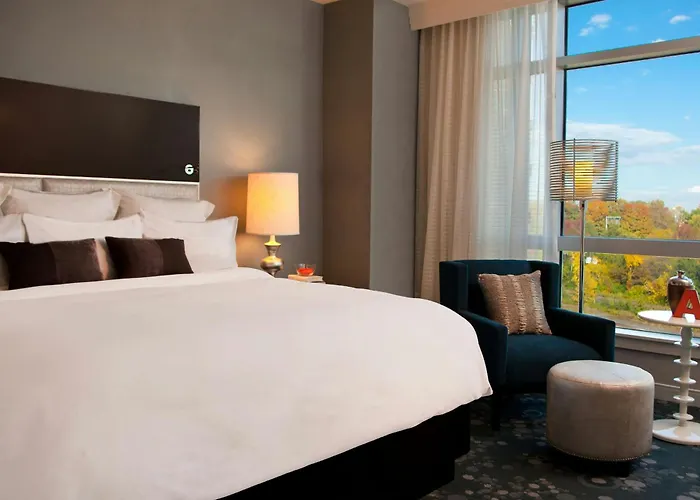 Renaissance Arlington Capital View Hotel